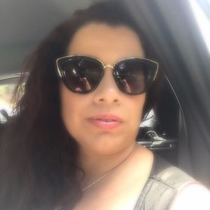 Meet your Posher, Linnette